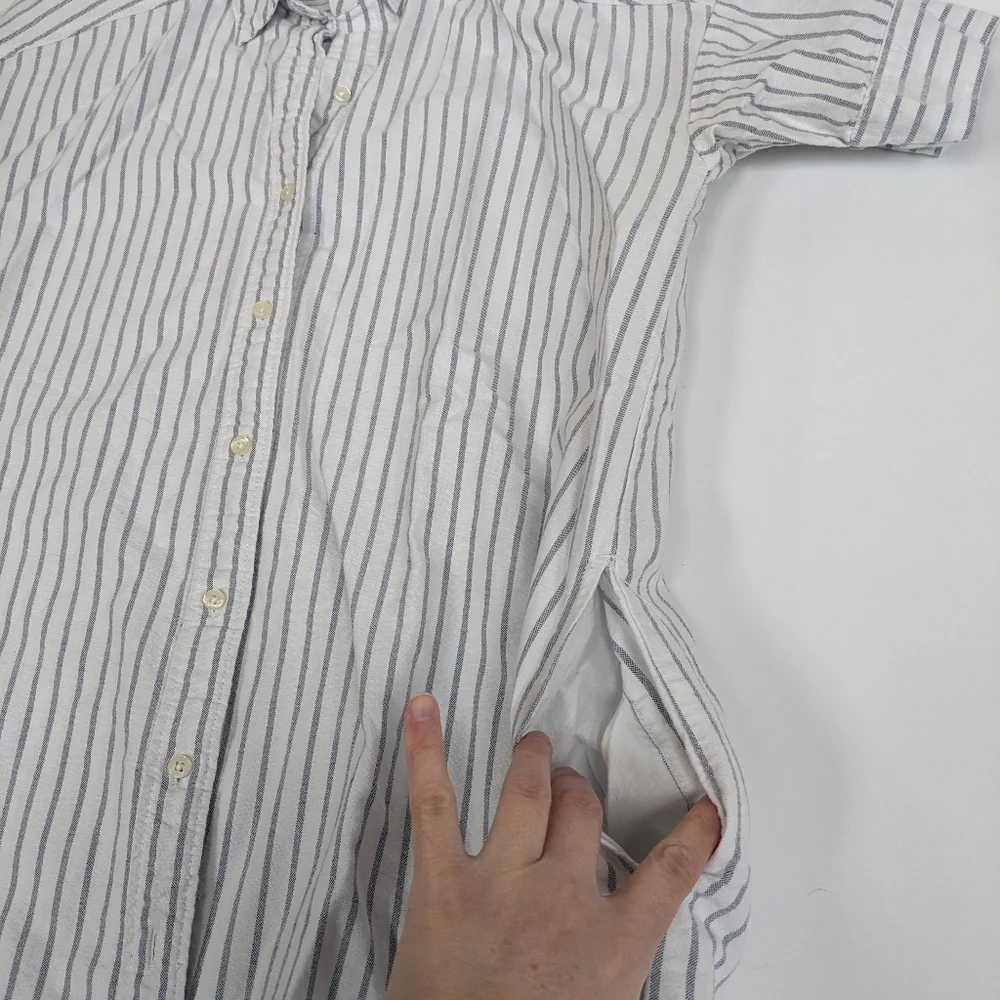 White and Blue pinstripe Short sleeve button down shirt dress with pockets [148] - Picture 3 of 8